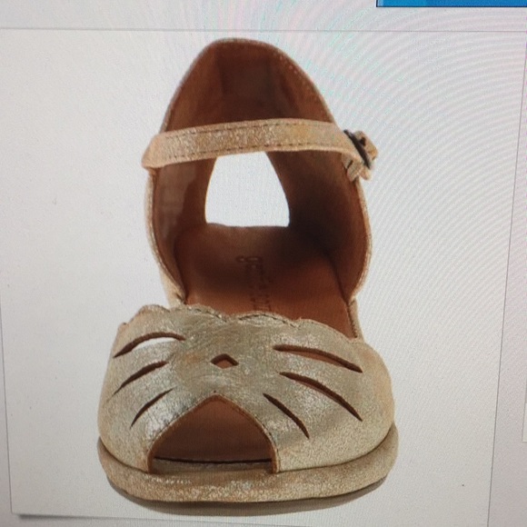 Gentle Souls by Kenneth Cole Sandals - Picture 2 of 8